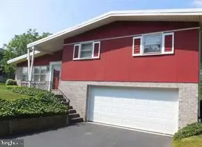 9 Berlin Ct, York, PA 17408 - Image #2