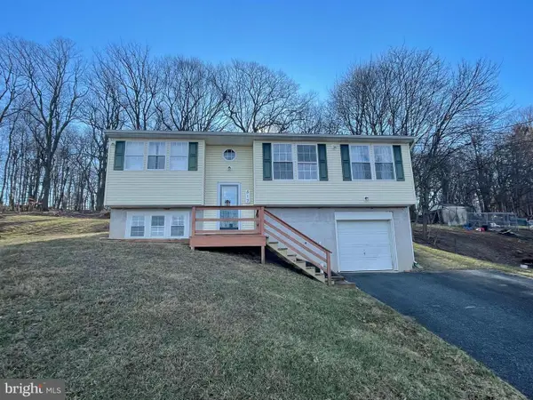 812 Chestnut St, DELTA, PA 17314