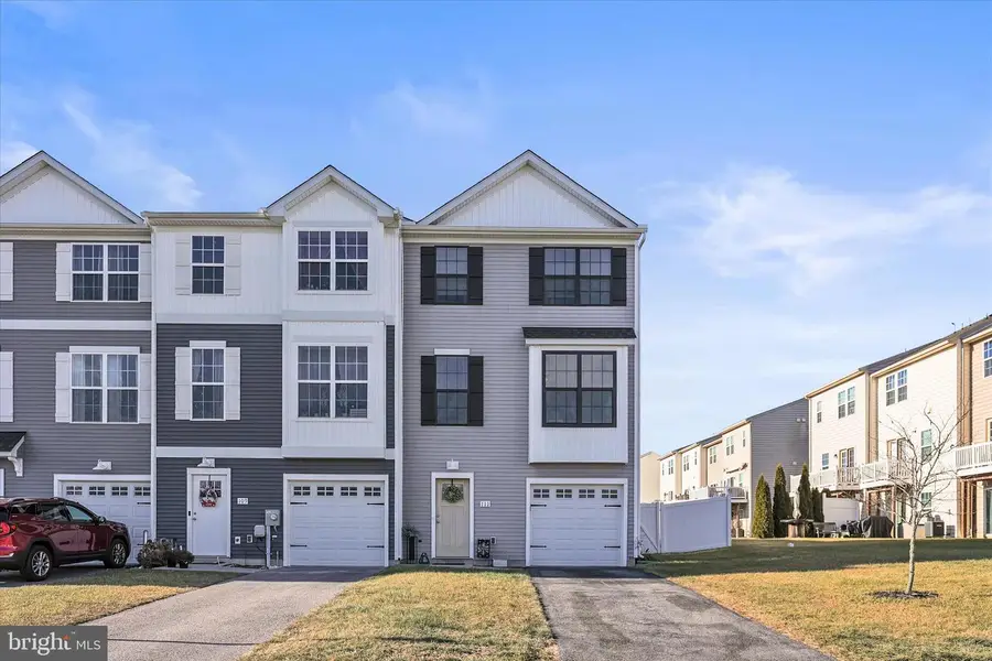 111 S Center St, Hanover, PA 17331 - Image #2