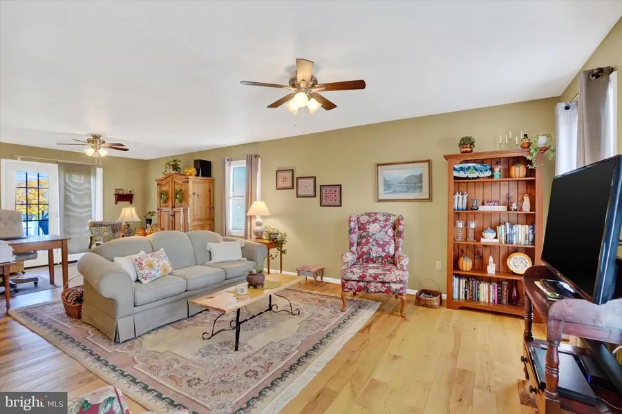 1630 Misty Dr, York, PA 17408 - Image #3