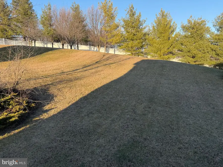 21 N Alpine Dr, York, PA 17408 - Image #2