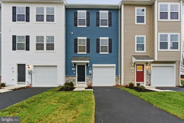 143 Homestead Dr, HANOVER, PA 17331