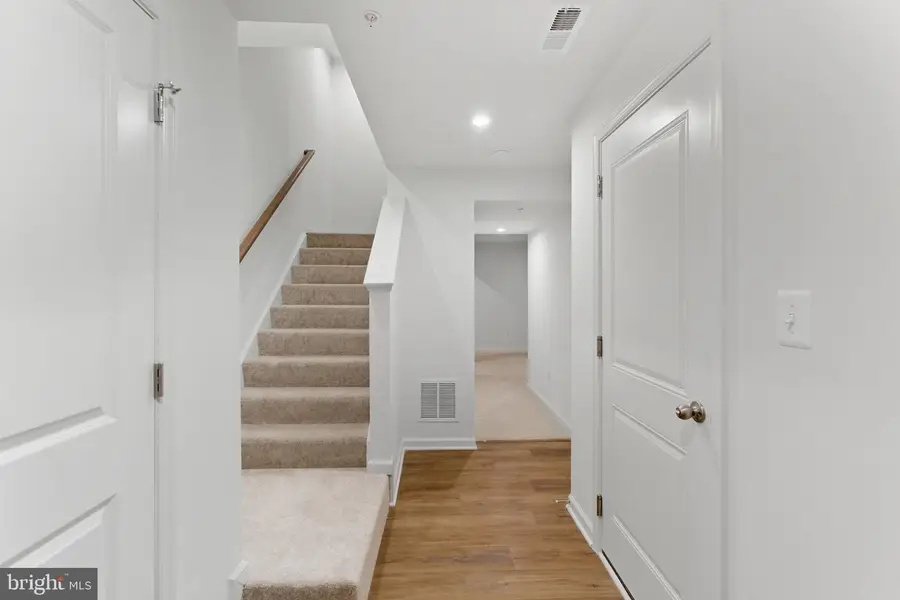 143 Homestead Dr, Hanover, PA 17331 - Image #2