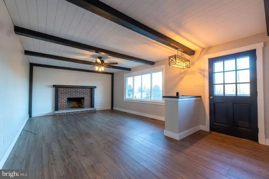 2674 Seven Valleys Rd, Seven Valleys, PA 17360 - Image #2