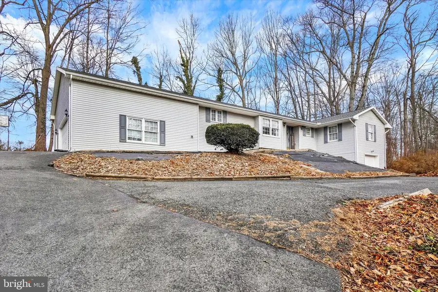 92 Byron Nelson Cir, Etters, PA 17319 - Image #2