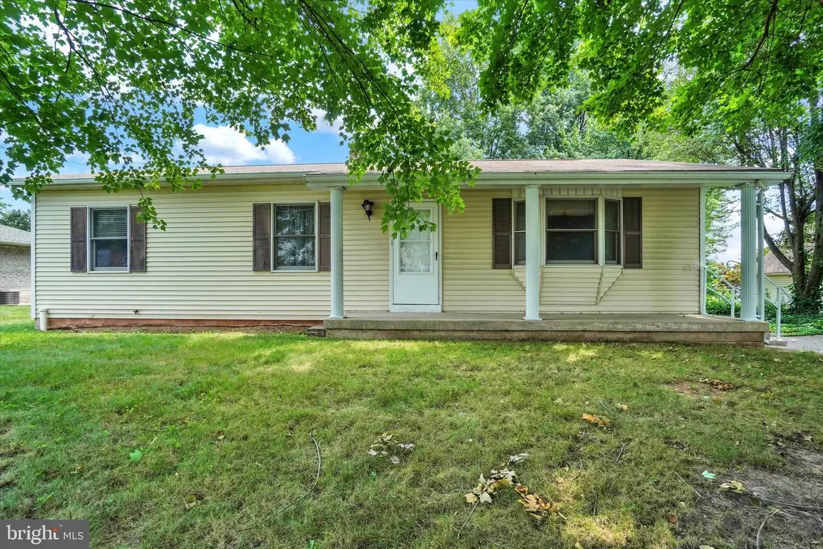 237 Cloverlane Dr, Manchester, PA 17345 - Image #1