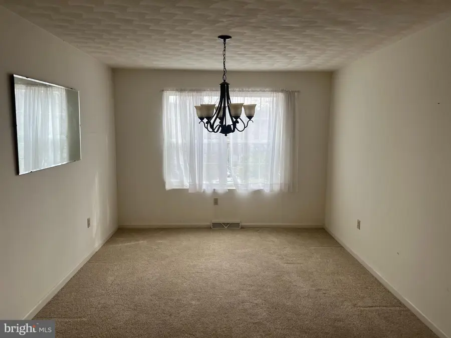 206 Hall Dr, Hanover, PA 17331 - Image #3