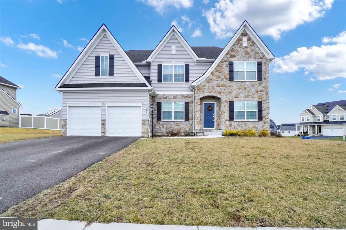 305 Hollyhock Dr, Manchester, PA 17345 - Image #1