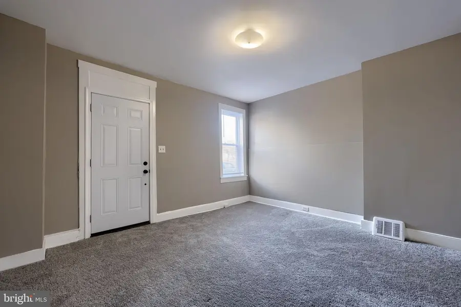 372 E Philadelphia St, York, PA 17403 - #2