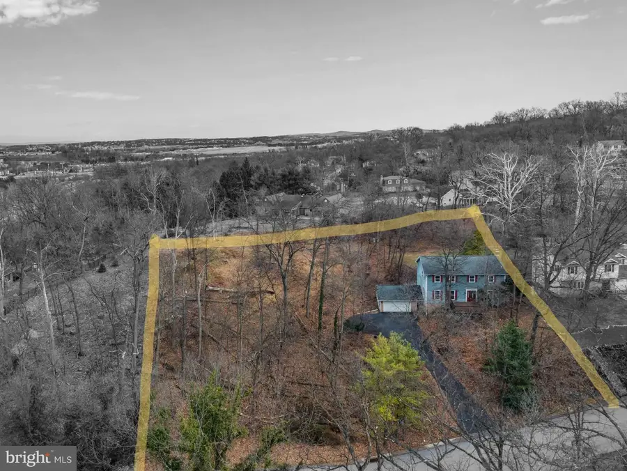 11 Pine Tree Dr, New Cumberland, PA 17070 - #2