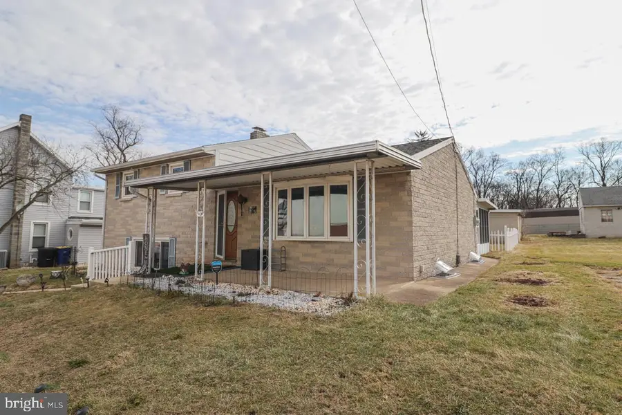 181 S Main St, Mount Wolf, PA 17347 - #3