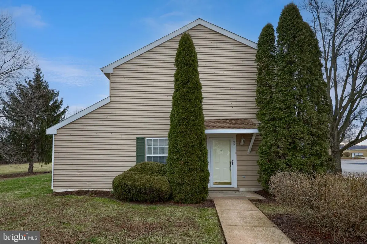 98 Lexton Dr, York, PA 17404 - Image #1