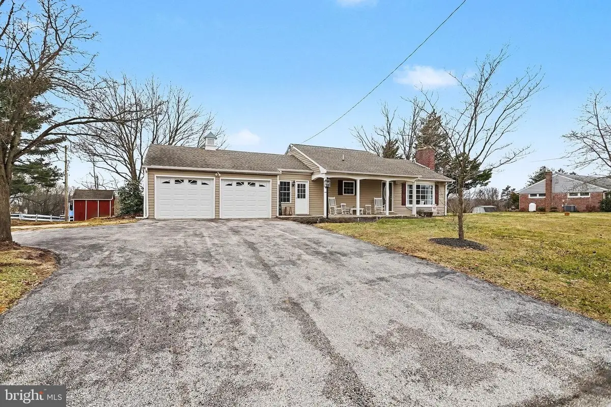 774 Fairview Dr, Hanover, PA 17331 - Image #1
