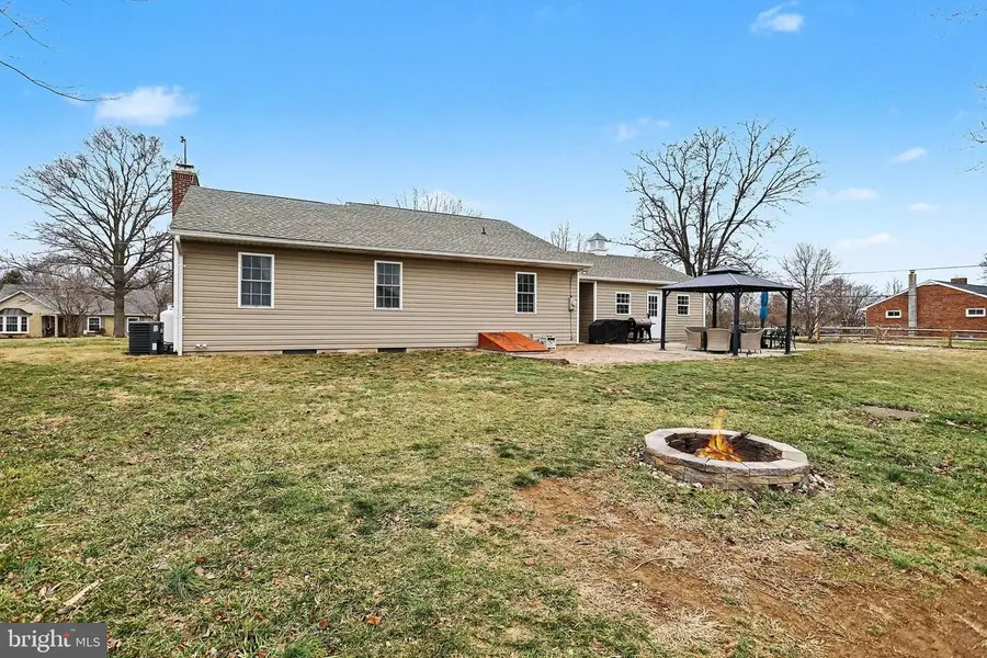 774 Fairview Dr, Hanover, PA 17331 - Image #2