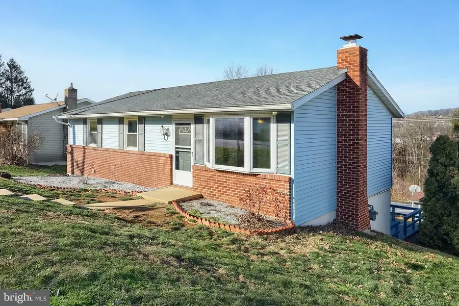 737 Atlantic Ave, Red Lion, PA 17356 - Image #2