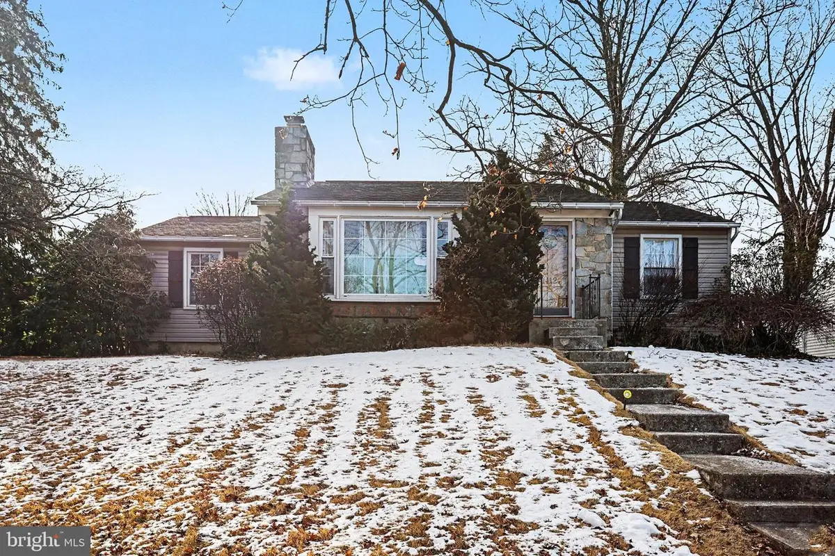 1412 Springdale Rd, York, PA 17403 - #1