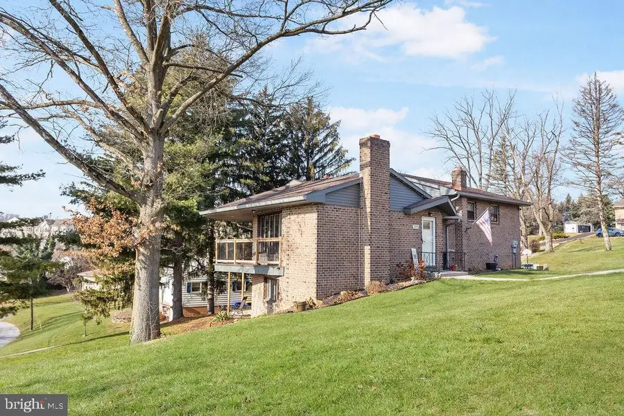 2276 Ridge Rd, York, PA 17406 - Image #3