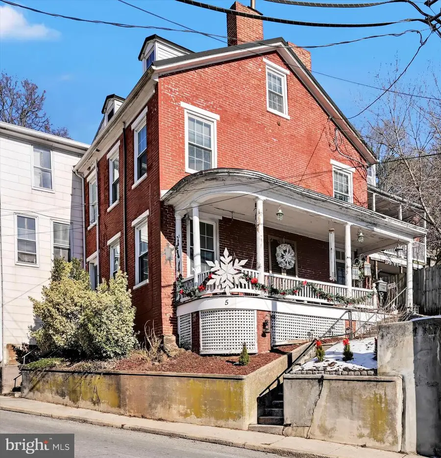 5 Church St, Glen Rock, PA 17327 - #2