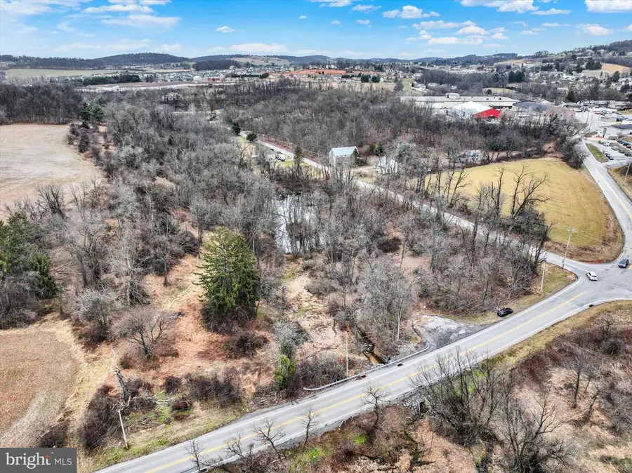 695 Oak Rd, Dallastown, PA 17313 - Image #2