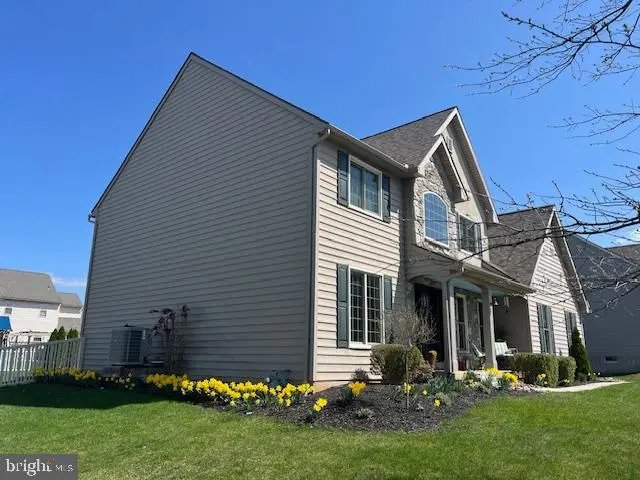 1147 Caspian Dr, York, PA 17404 - #3