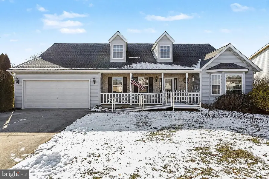 1686 Taylor Dr, Hanover, PA 17331 - Image #2