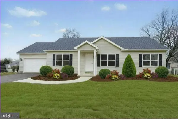 35 W Sunset View St, SPRING GROVE, PA 17362