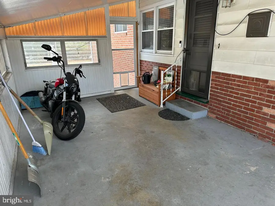 2005 Sandalwood Ct, York, PA 17404 - Image #3