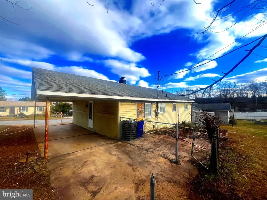 230 Canary Cir, York, PA 17404 - Image #2