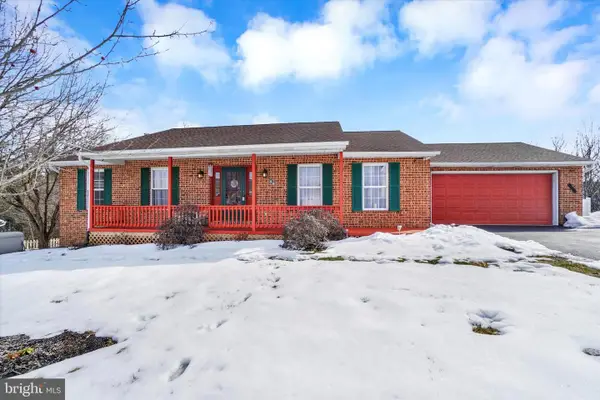 49 Edgehill Rd, GLEN ROCK, PA 17327