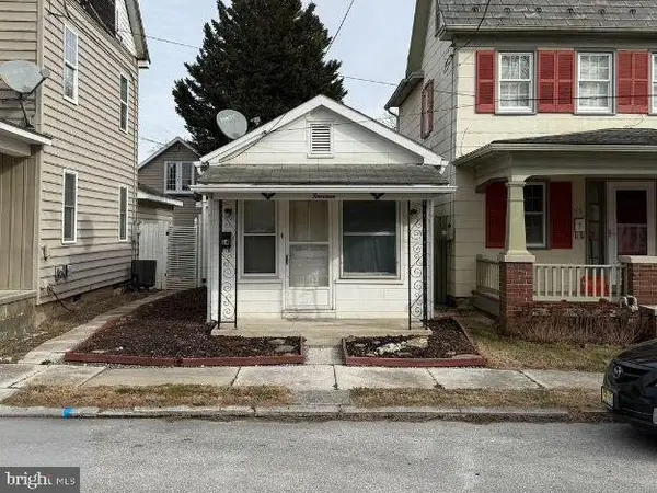 14 Charles St, HANOVER, PA 17331