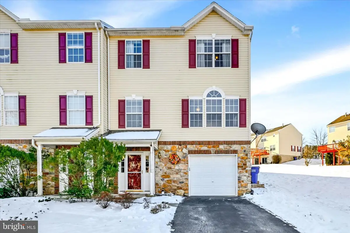 451 Madison Dr, Shrewsbury, PA 17361 - #1