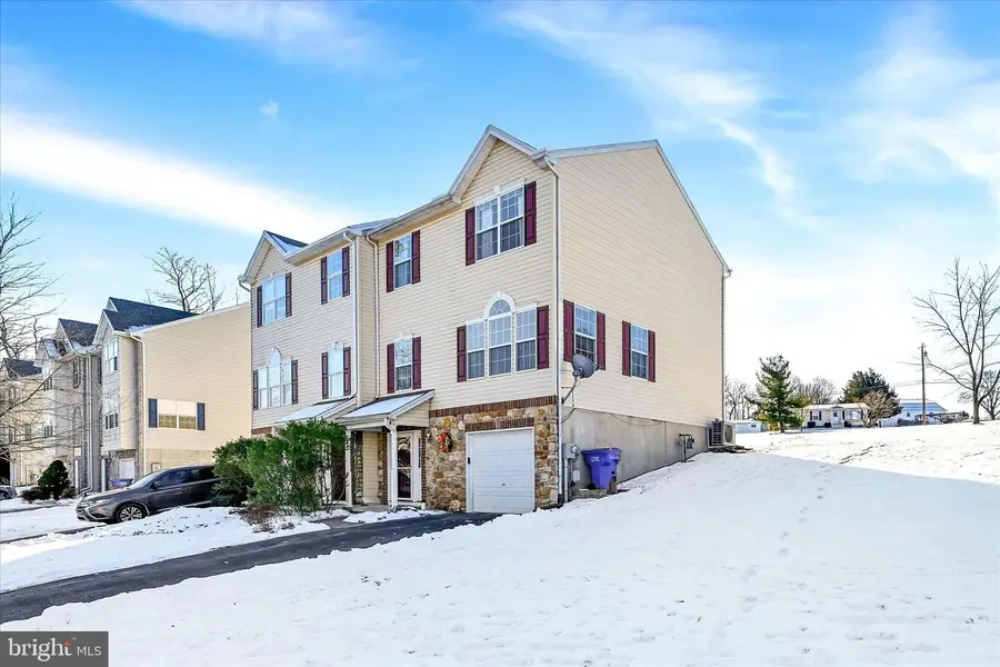 451 Madison Dr, Shrewsbury, PA 17361 - #3