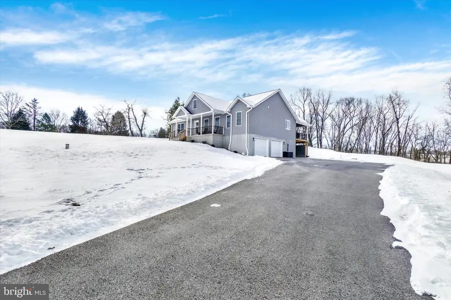 1048 Keller Rd, York, PA 17406 - Image #2