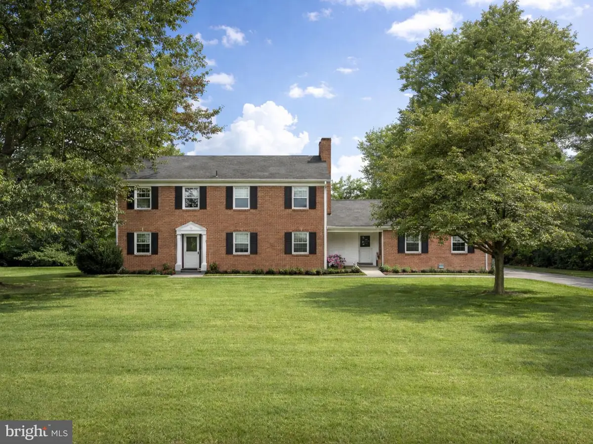 775 Fairview Dr, Hanover, PA 17331 - Image #1