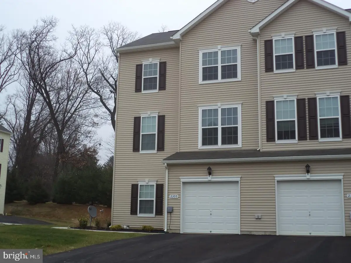 2305 Sunny Hill Cir #2305, York, PA 17406 - Image #1