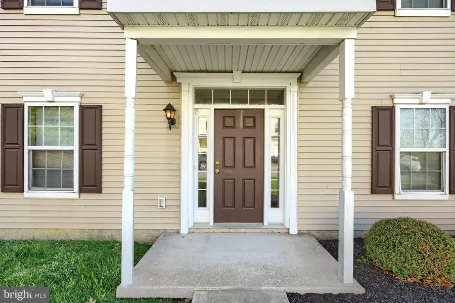 2305 Sunny Hill Cir #2305, York, PA 17406 - #2