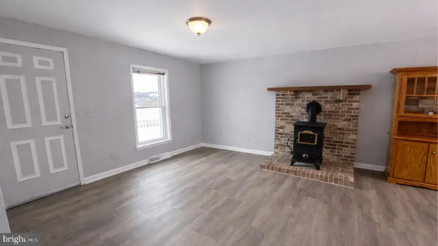 2134 Cemetery Rd, Seven Valleys, PA 17360 - #2