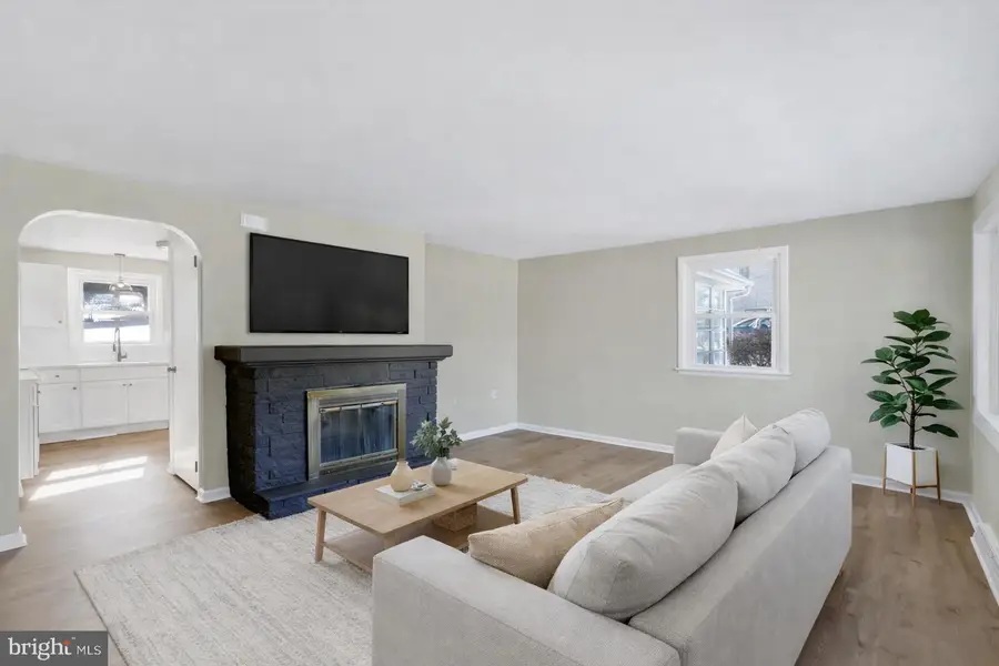 765 Market St, Mount Wolf, PA 17347 - #3