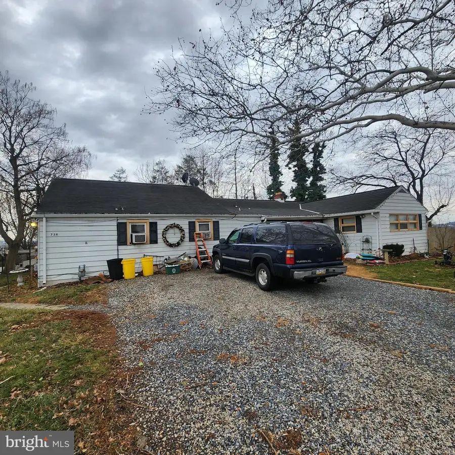 740 N Hawthorne St, York, PA 17404 - Image #2