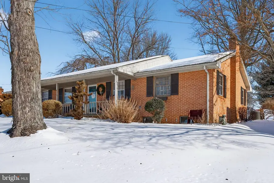 2139 Twin Brooks Dr, York, PA 17408 - Image #3