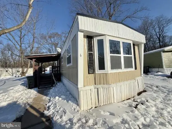 6 Pine St, YORK, PA 17406