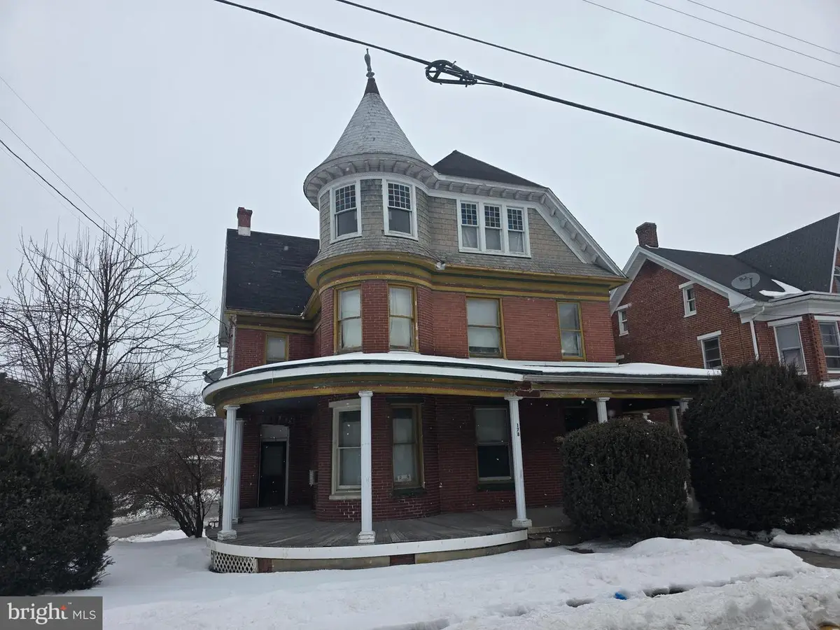 178 W Main St, Windsor, PA 17366 - #1