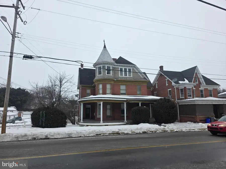 178 W Main St, Windsor, PA 17366 - #3