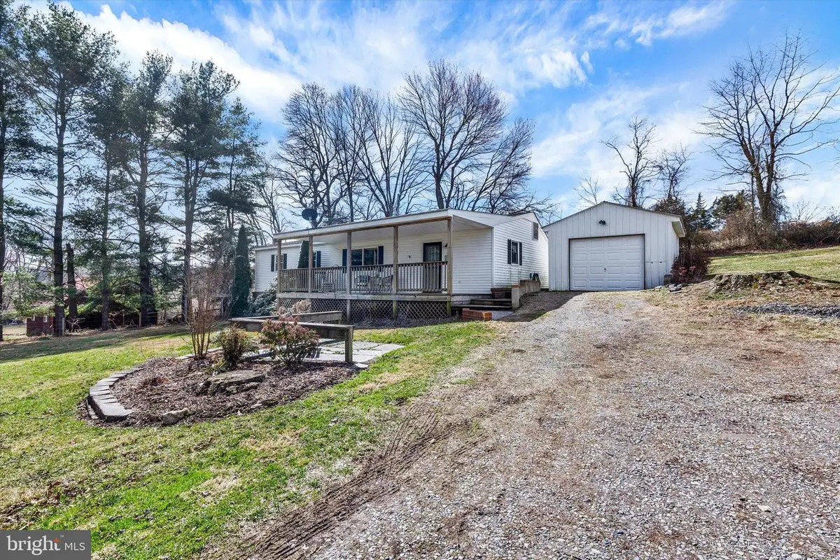 474 Mount Olivet Church Rd, Fawn Grove, PA 17321 - #1