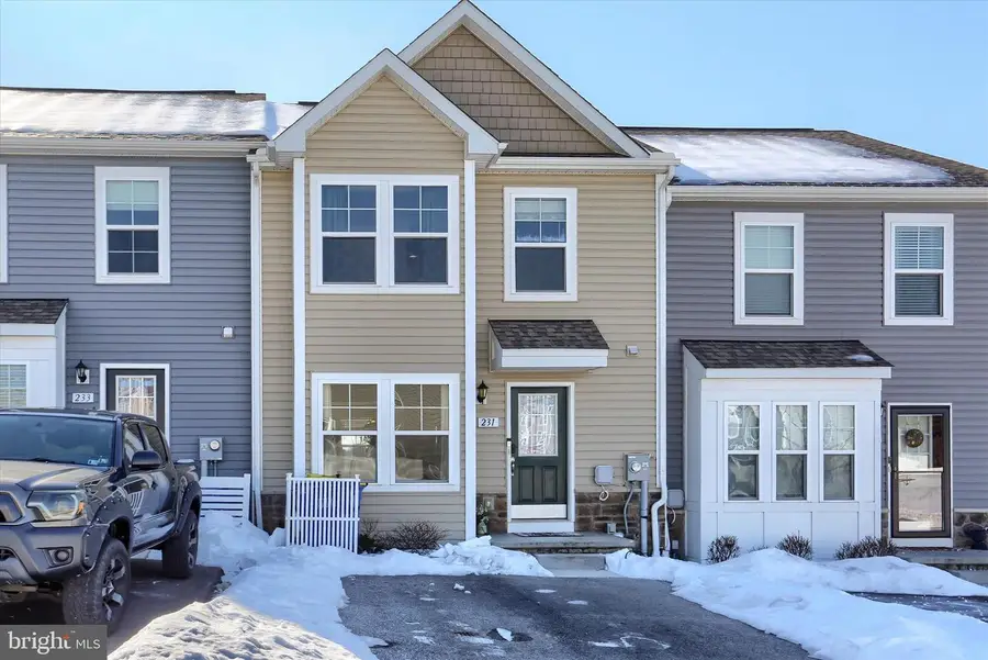 231 Homestead Dr, Hanover, PA 17331 - #3