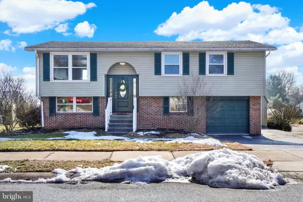 109 Maplewood Dr, DOVER, PA 17315