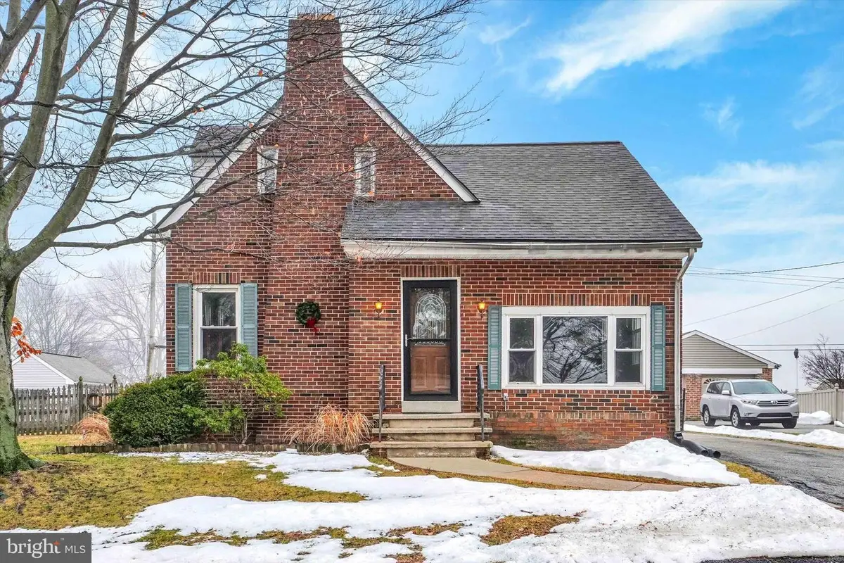 872 Grandview Rd, York, PA 17403 - #1