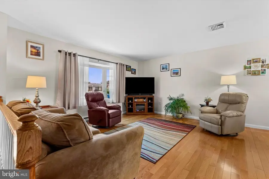 230 Fairway Dr, Etters, PA 17319 - #2