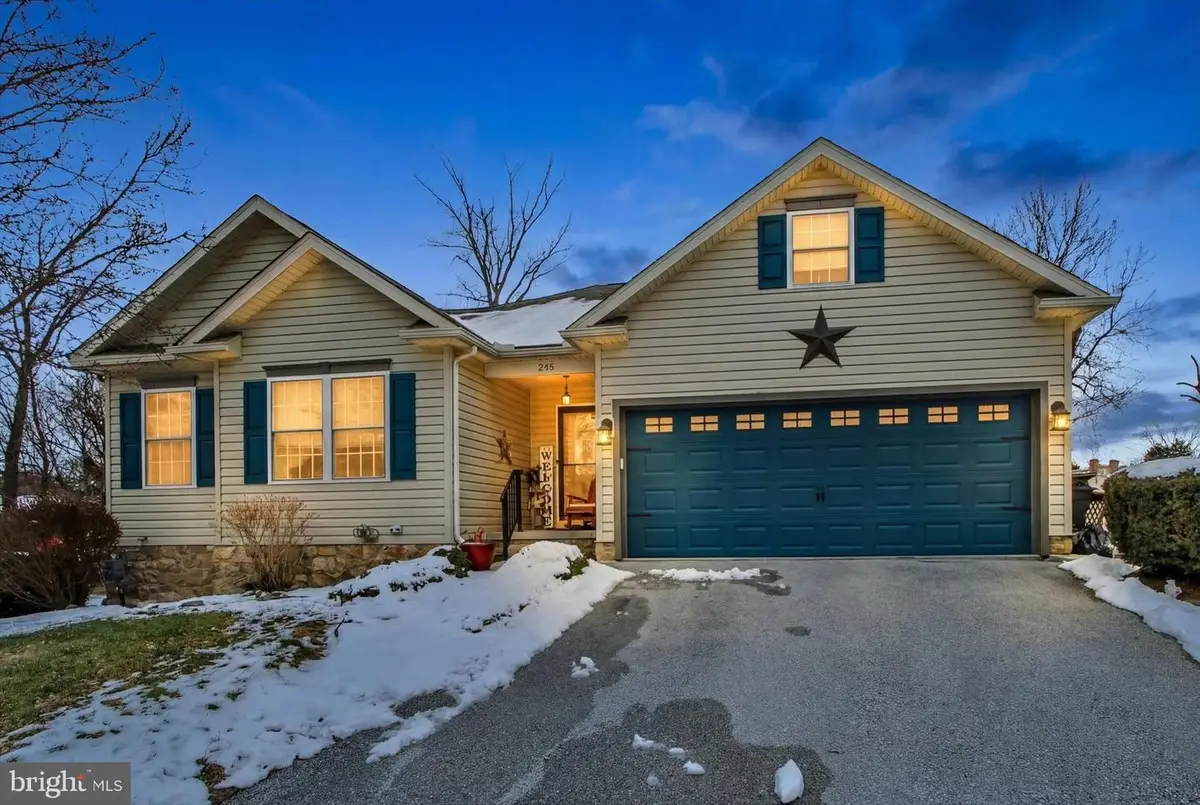 245 Kennedy Ct, Hanover, PA 17331 - #1