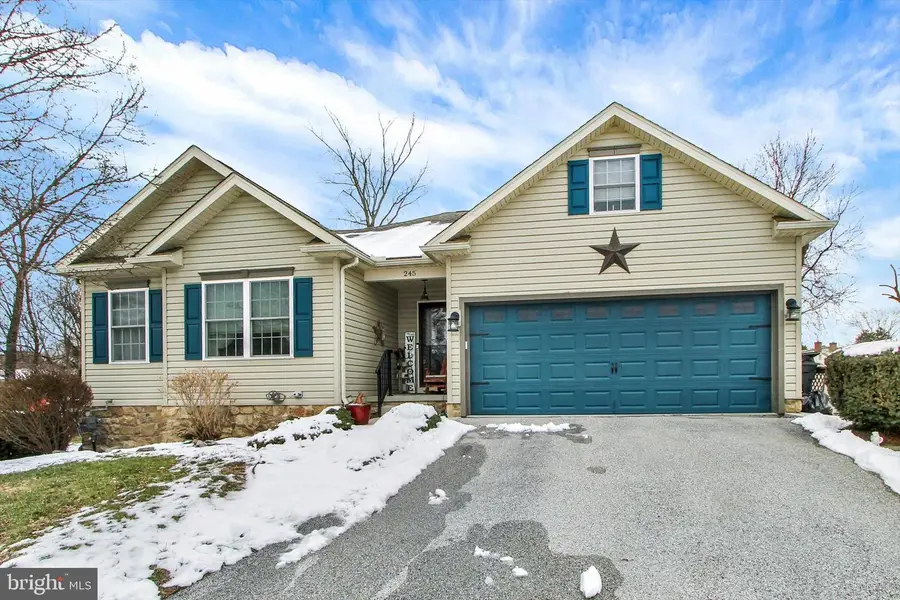 245 Kennedy Ct, Hanover, PA 17331 - #2